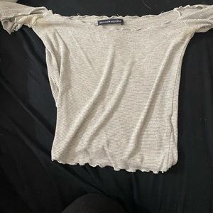 Brandy Melville off the shoulder shirt